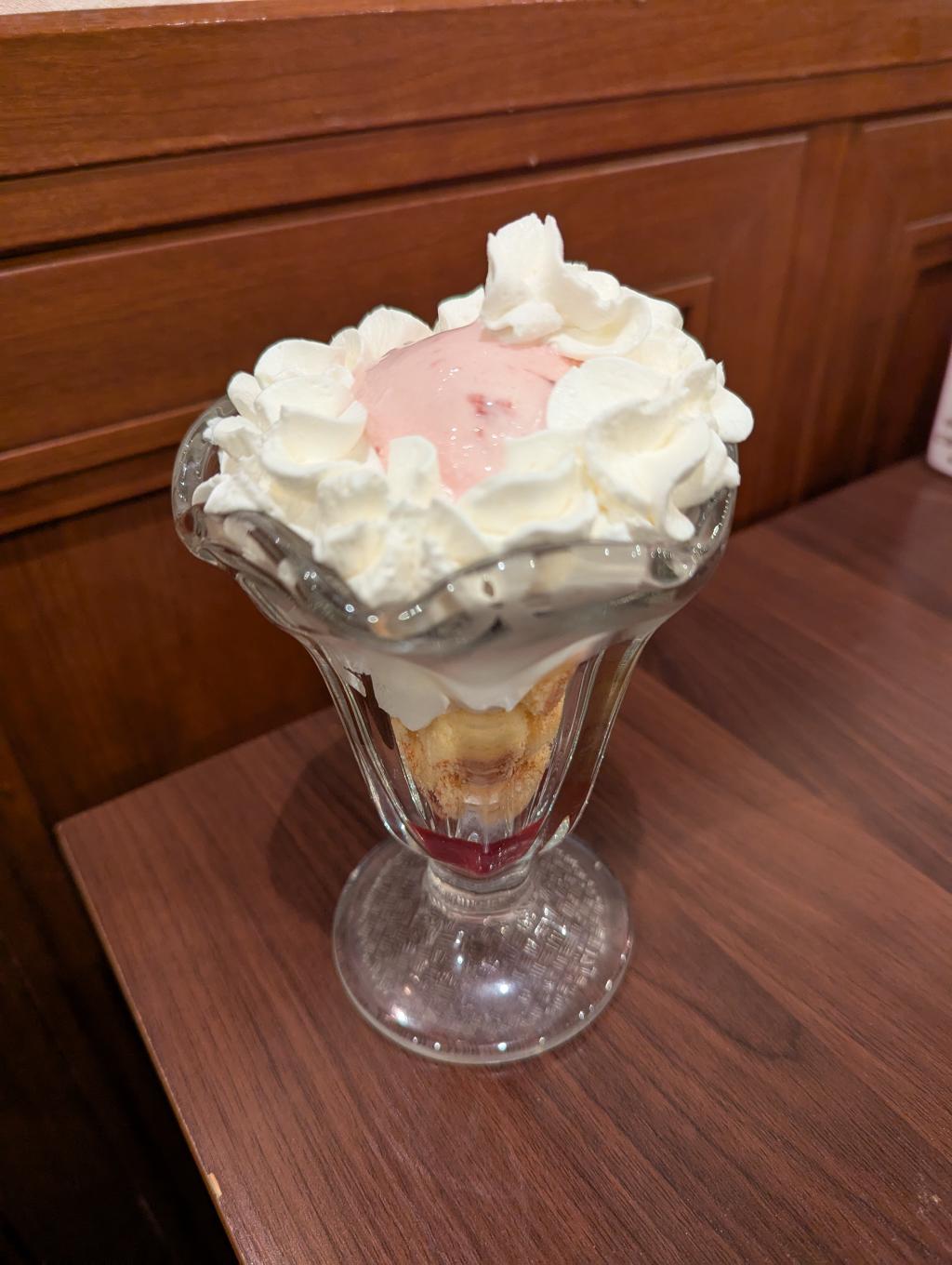 甘ロリいちごパフェ🍓