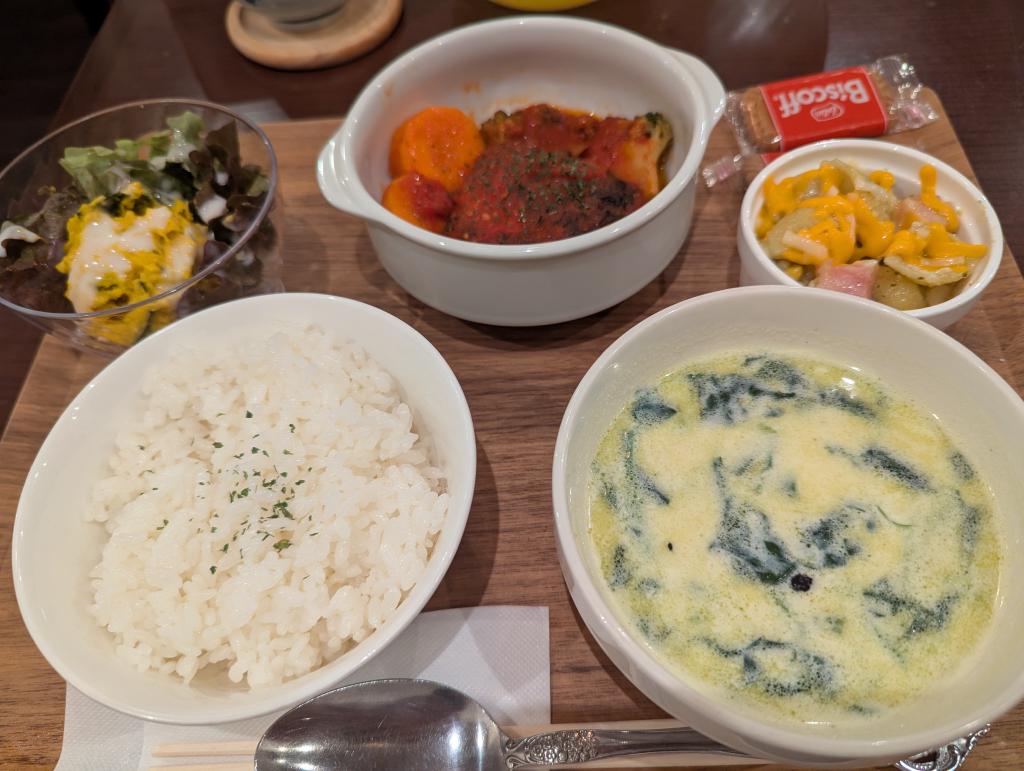 サバ風味のトマト煮込みハンバーグ