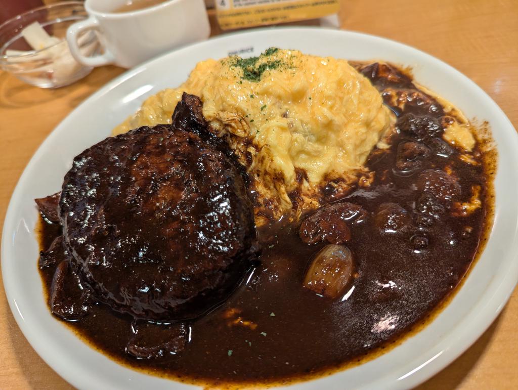 Waiting中に食べたたまご軒のオムライス