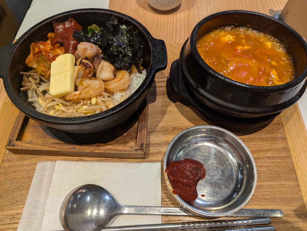 中山豆腐店の海鮮ビビンバセット（コチュジャン追加）