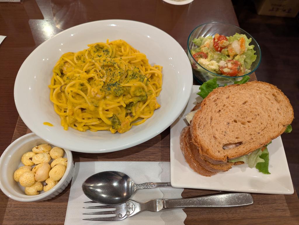 かぼちゃのクリームパスタとサンドイッチSet