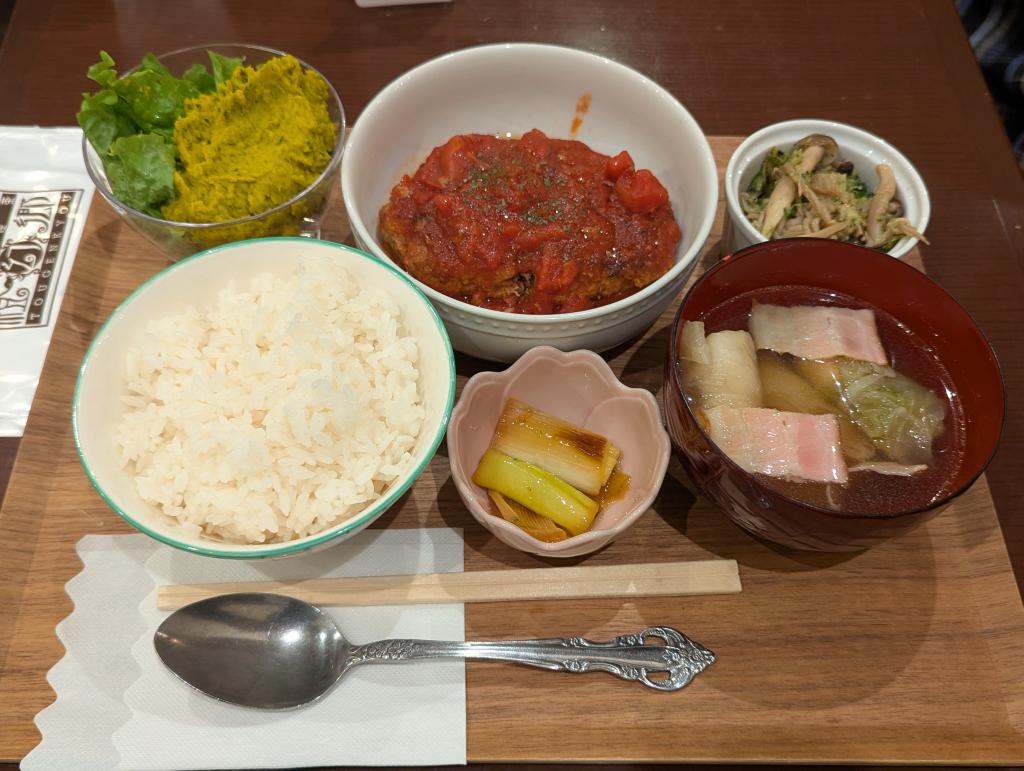 トマトハンバーグ定食
