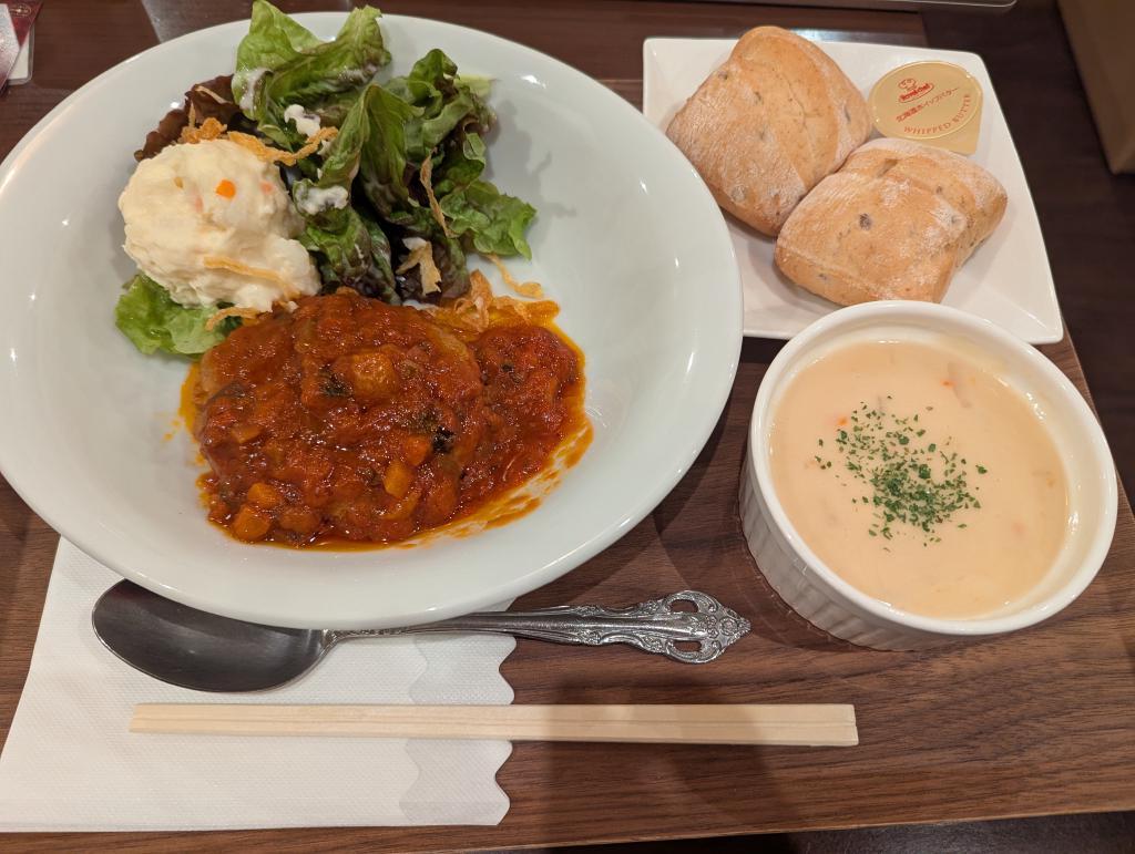 サンタのごちそうハンバーグプレート