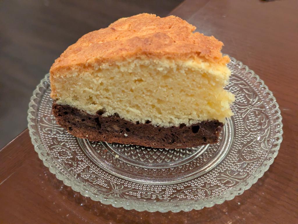 ブラウニーとクッキーの二層ケーキ