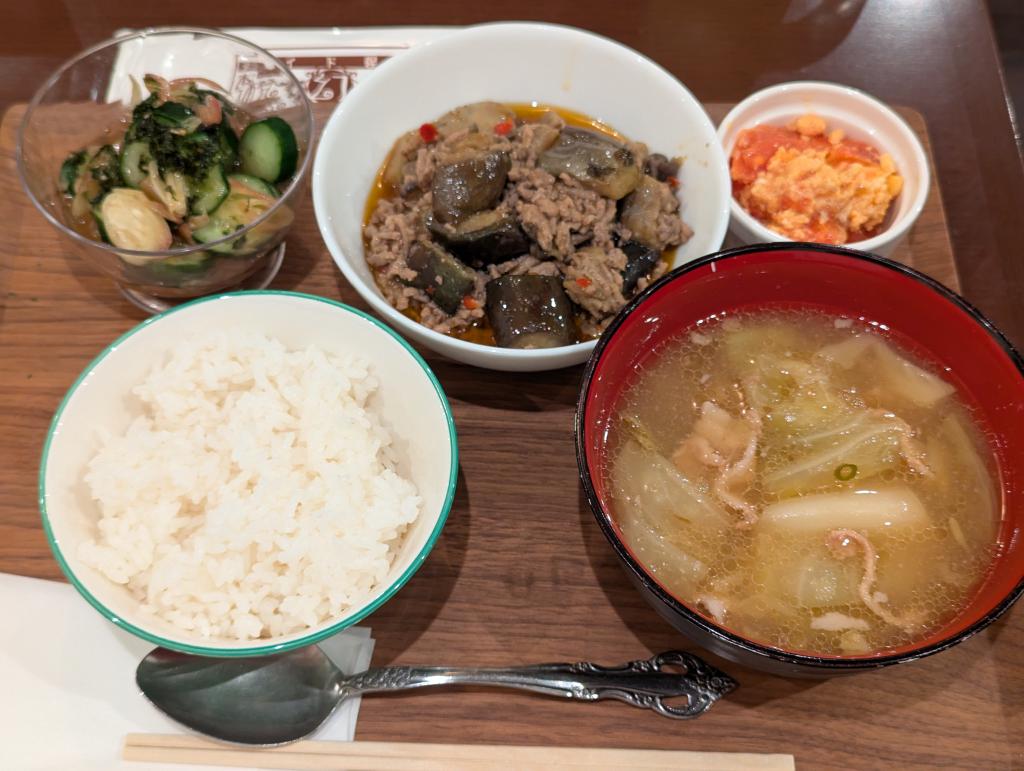 マーボーナス定食