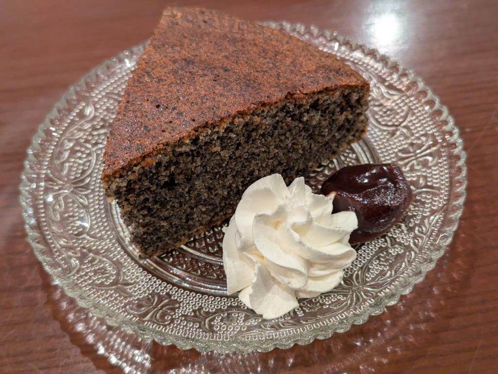 黒ごまケーキ