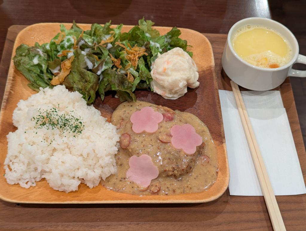 桜咲くハンバーグプレート