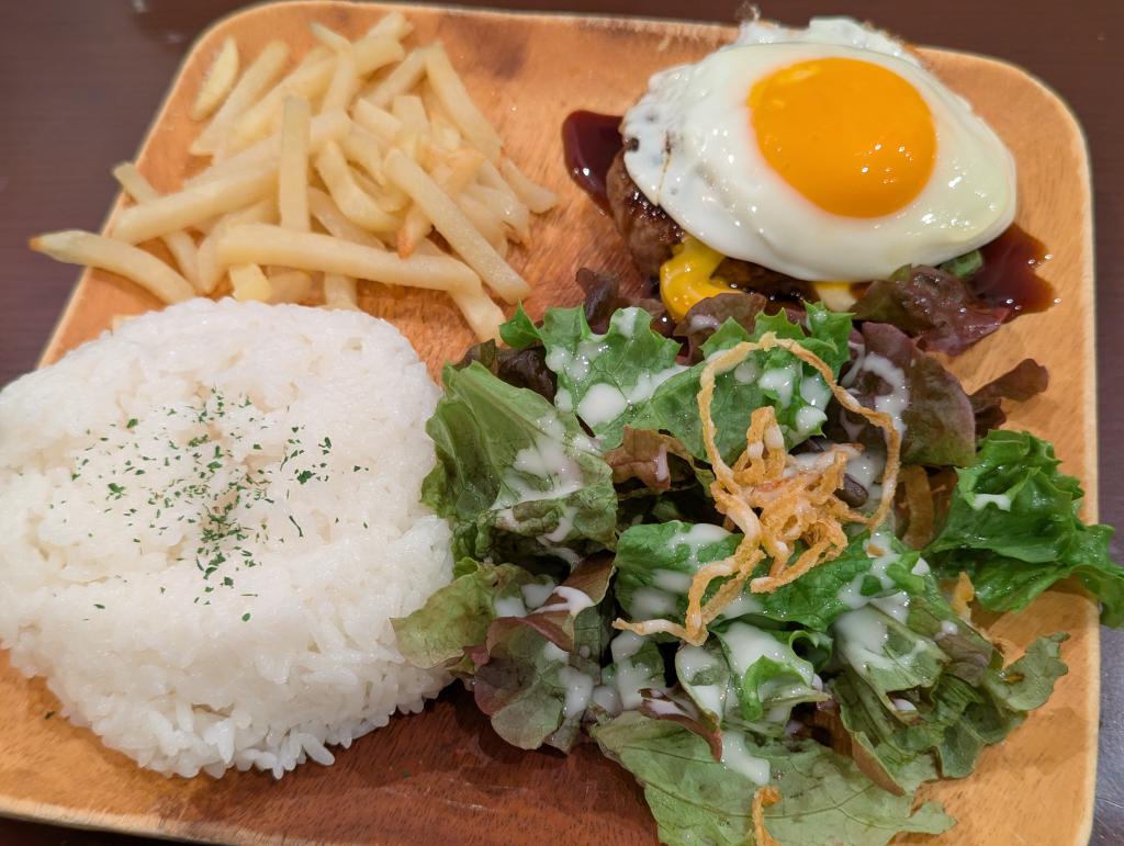 ハンバーグプレート目玉焼きトッピング(照りマヨ)