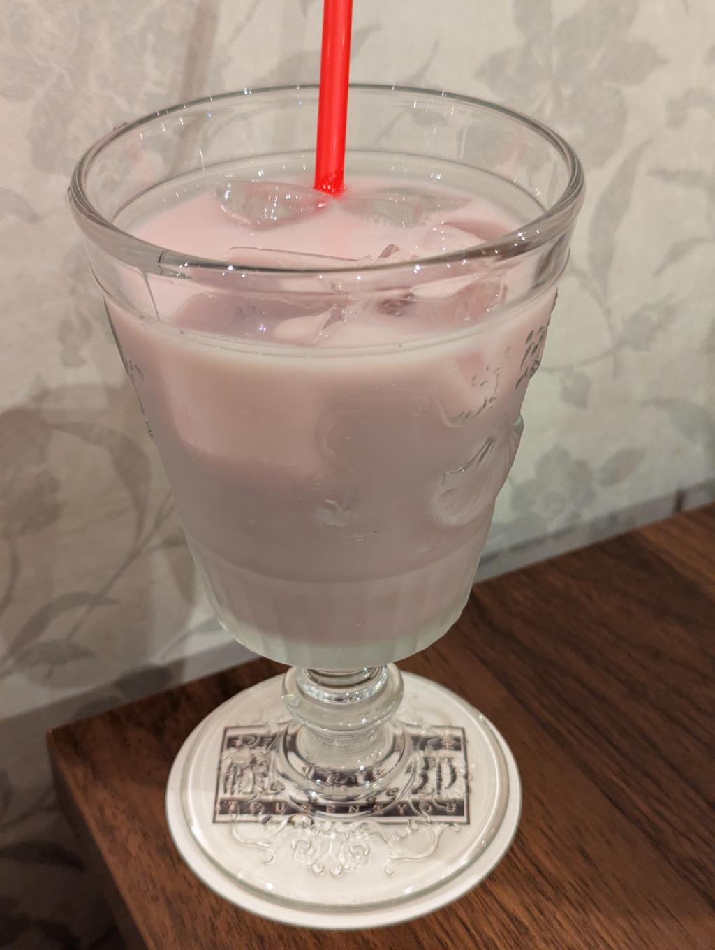 黒蜜黒豆ミルクティー