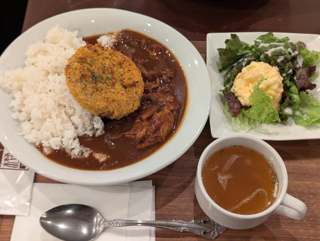 メンチカツカレー