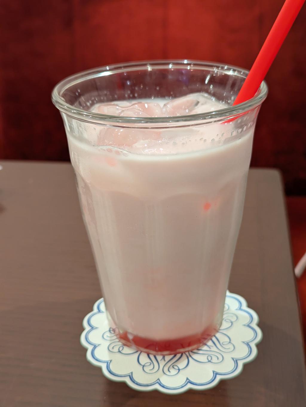 クランベリーストロベリーシロップカルピスミルク