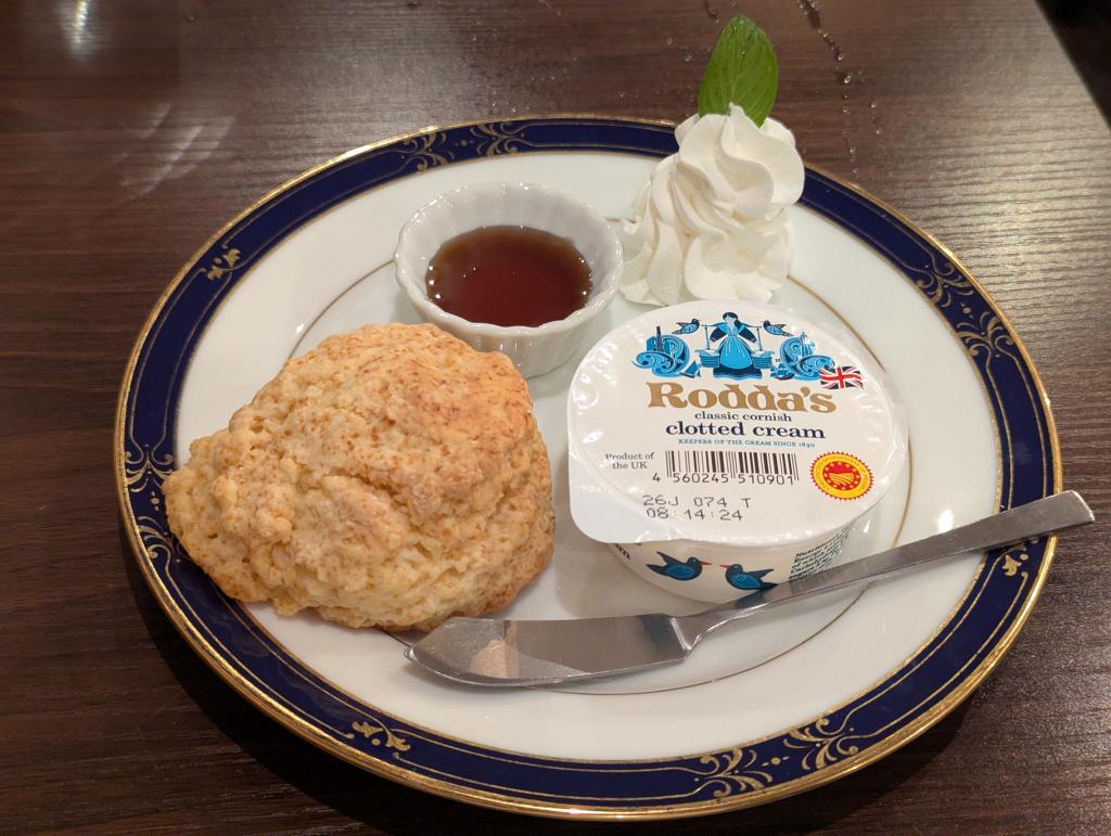 スコーン(クロテッドクリーム付き)