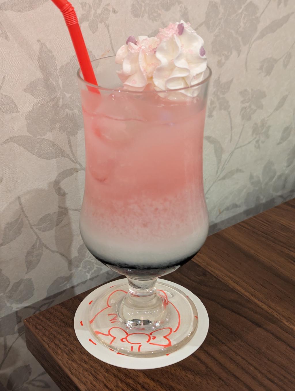 ぴぃちさんのオリカク（ブルーキュラソーいちごシロップ+フルーツガーデンミルクカルピス）
