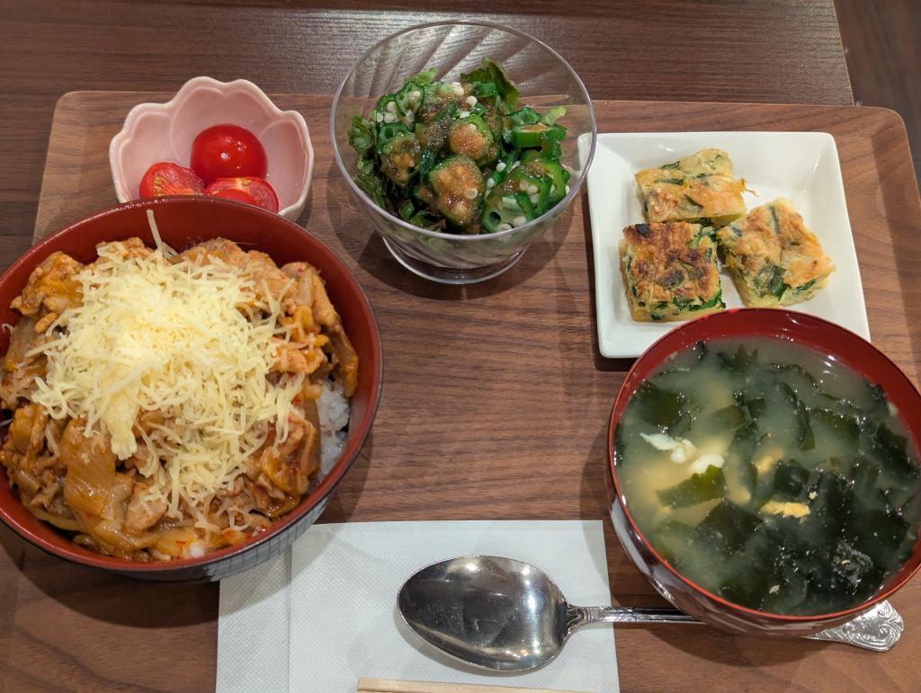 豚キムチーズ丼