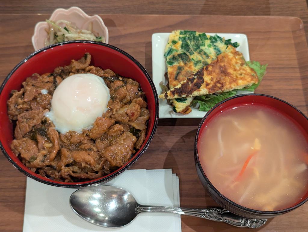 ナスと豚のみそ炒め丼