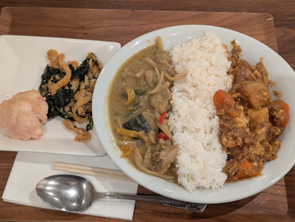 グリーンカレー＋厚揚げ和風カレー